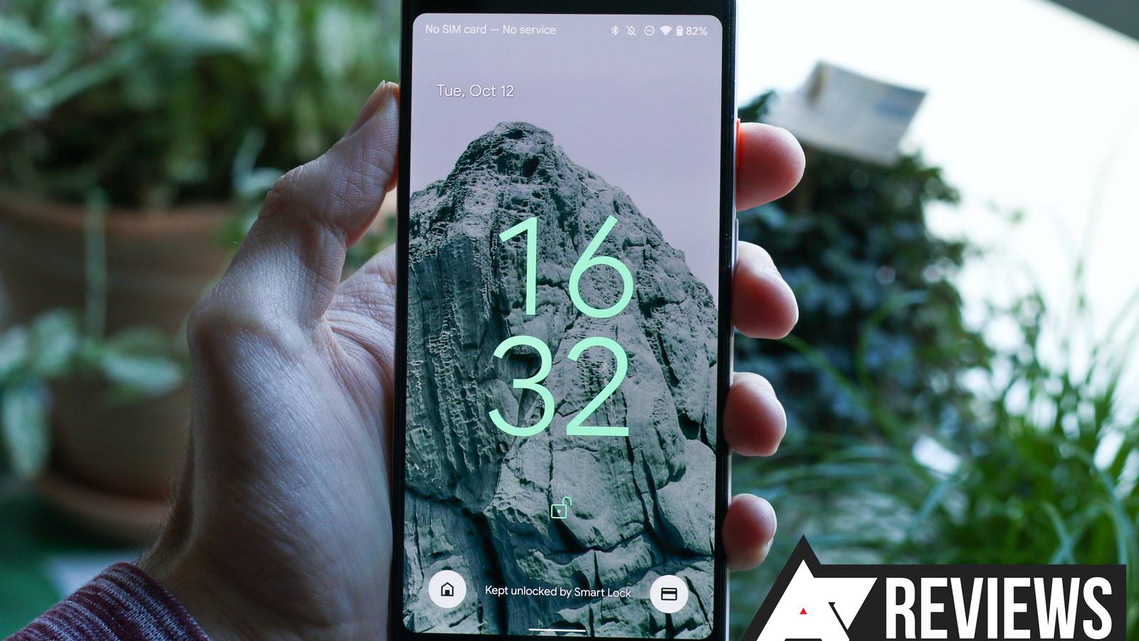 Android 12 review hero